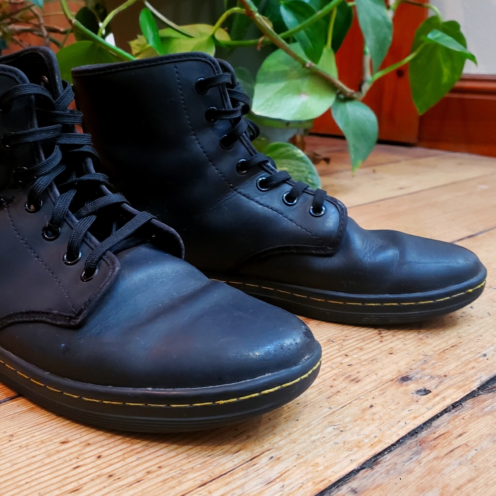 Dr. Marten's Leather Shoreditch Sneaker size 42